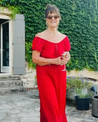 Lady in Red. #goodtimes #partyfrock #relax #birthdayvibe #swfrance #ladyinred